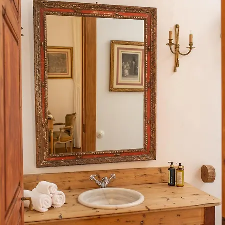 Hotel Emblemático La Casa De Naranjos 4*