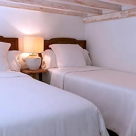 Emblemático La Casa De Naranjos
